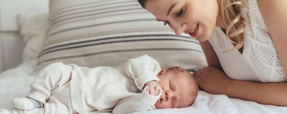 The Essential Guide to Your 1 Month Old Baby – Parents Rejoice!