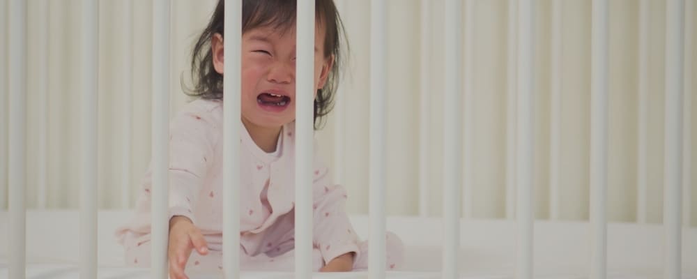 how to teach a baby to lay down from sitting crying at night how to teach a baby to lay down from sitting crying at night