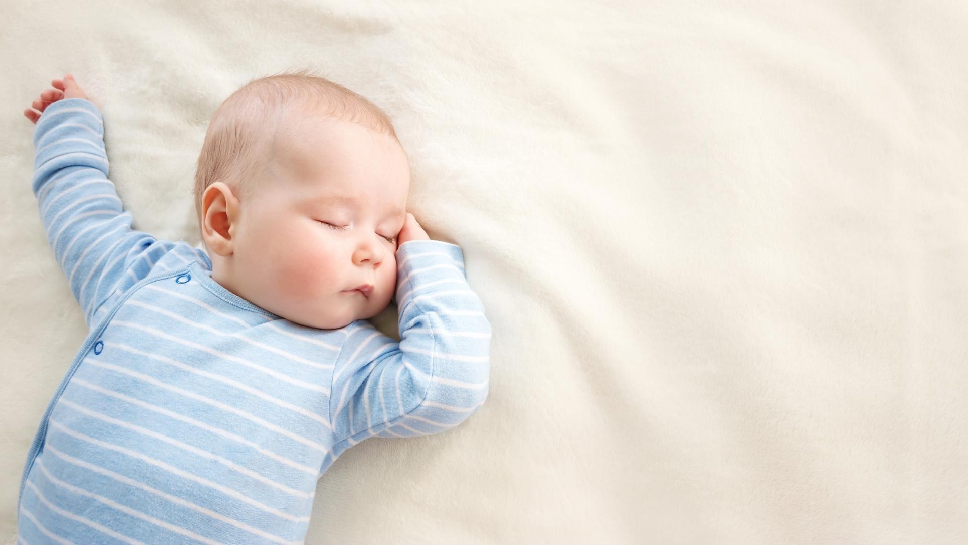 How To Dress A Baby For Sleep In Summer, Winter & With Flu!