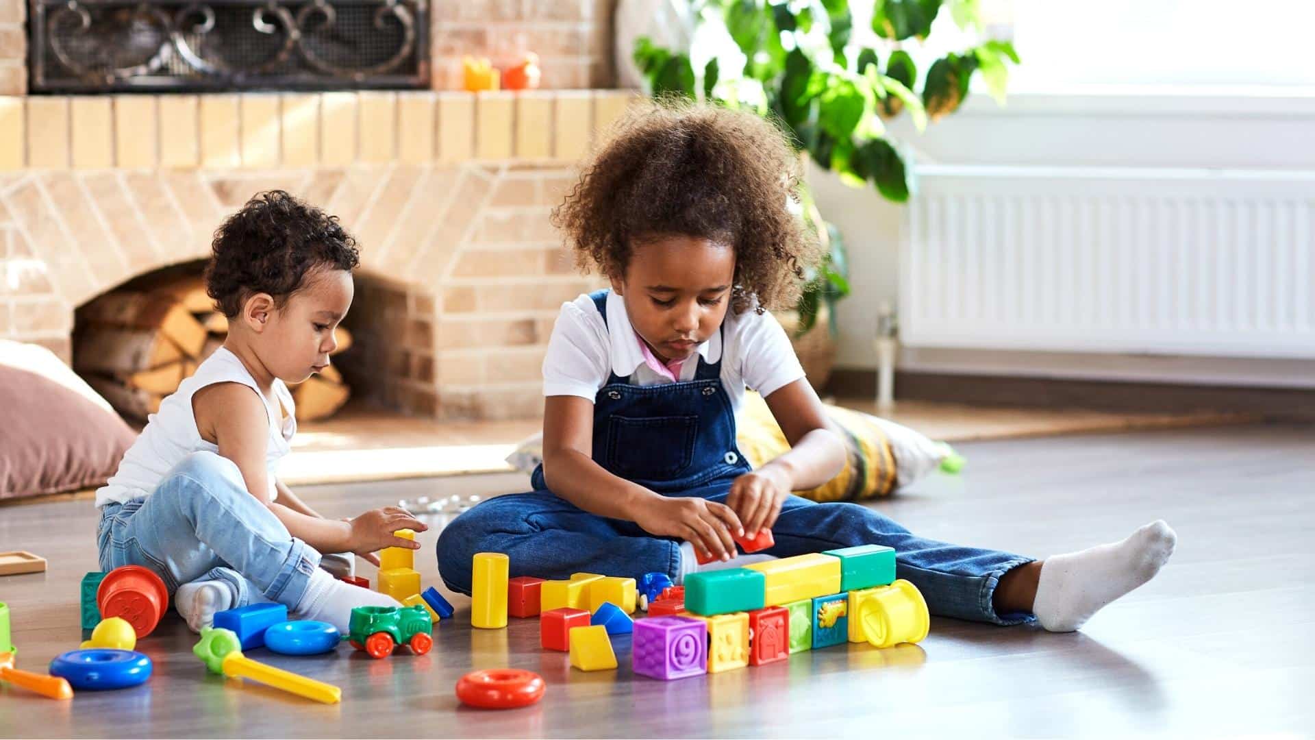 What to Know About Parallel Play for Kids