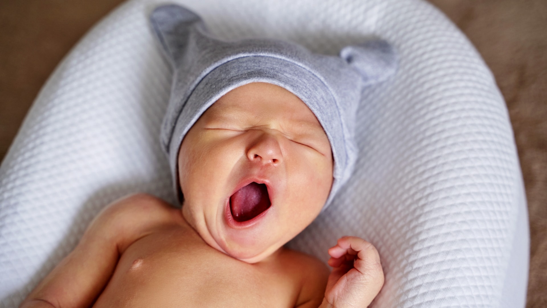 6 Signs You Have An Overtired Baby: Solutions & Prevention!