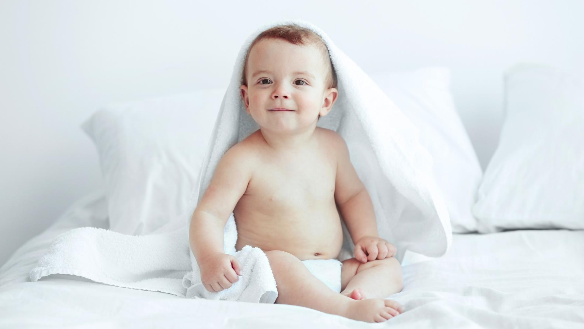 When Do Babies Start Sitting Up? Baby’s 1st Major Milestone!