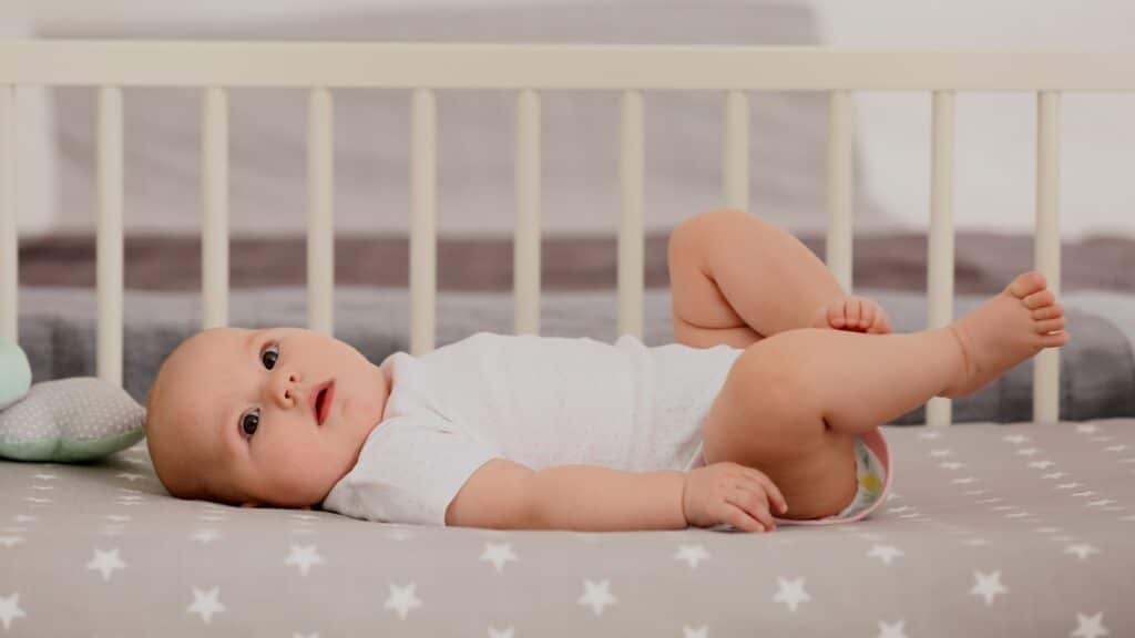 Is It OK To Leave Baby Awake In Crib Baby Lying In Crib At Night