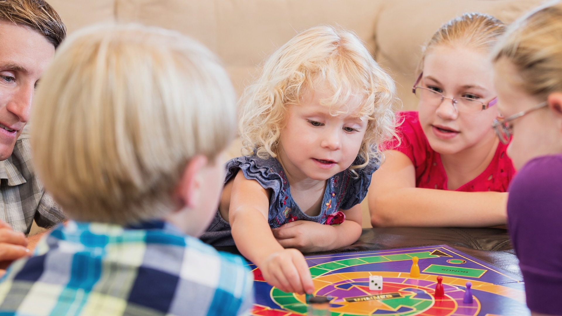 What is Parallel Play: Definition, Examples and Parallel Play